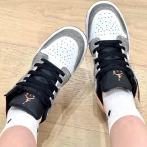 Giay Nike Air Jordan 1 Low SE GS 'Flight Club' DX4374-008