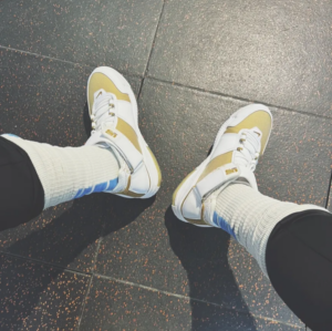 Giay Nike Zoom Lebron 2 Retro 'Maccabi' 2022 DJ4892-100