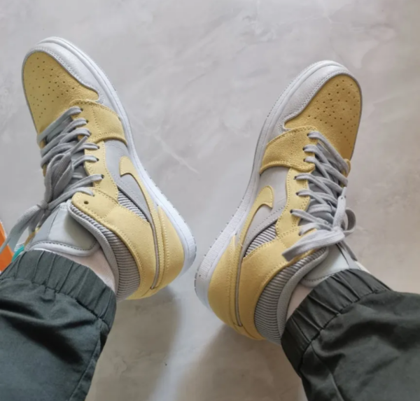 Giày Nike Air Jordan 1 Mid SE 'Tan Grey' DA4666-001 - Ảnh 5