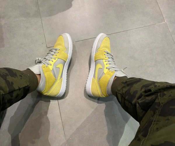 Giày Nike Air Jordan 1 Mid SE 'Tan Grey' DA4666-001 - Ảnh 3