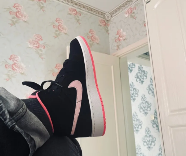 Giày Nike Air Jordan 1 Mid 'Black Digital Pink' (GS) 555112-066 - Ảnh 3
