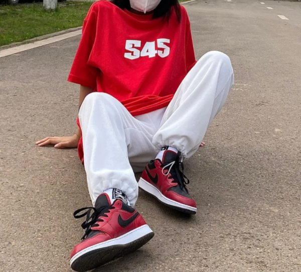 Giày Nike Air Jordan 1 Low GS 'Reverse Bred' 553560-605 - Ảnh 5