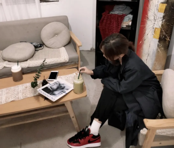 Giày Nike Air Jordan 1 Low GS 'Reverse Bred' 553560-605 - Ảnh 8