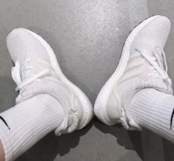 Giay Adidas Ivy Park x UltraBoost 4.0 'White Gum' GX5370