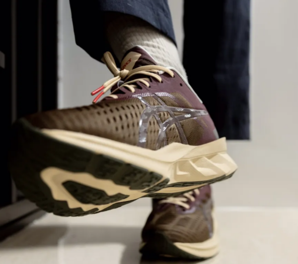 Giày Asics x Affix Works Novablast Brown Burgundy 1021A467-200 - Ảnh 4
