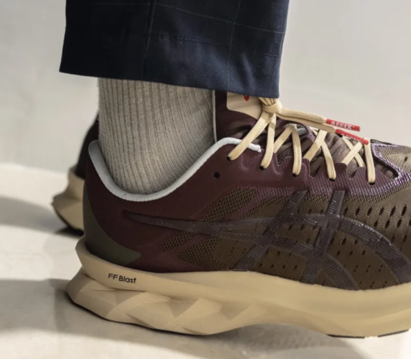 Giày Asics x Affix Works Novablast Brown Burgundy 1021A467-200 - Ảnh 3