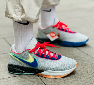 Giay Nike LeBron 20 EP 'Nike Lifer' DJ5422-002