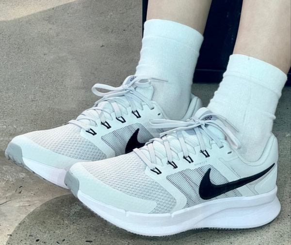 Giay Nike Run Swift 3 'Photon Dust Black' DR2695-005