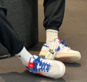 Giay Nike Dunk Low Retro Year of the Rabbit 'White Varsity Royal' FD4203-161