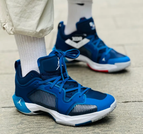 Giay Nike Air Jordan XXXVII Low PF 'Blue' DV9908-401