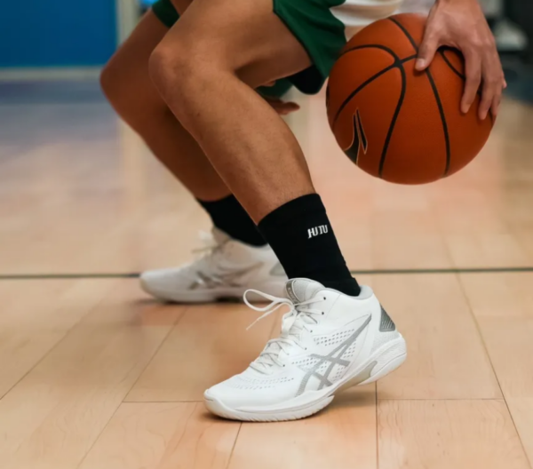 Giay Asics Gelhoop V15 'White' 1063A063-100