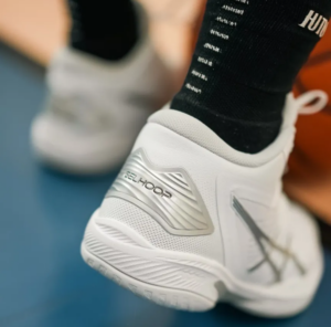 Giay Asics Gelhoop V15 'White' 1063A063-100