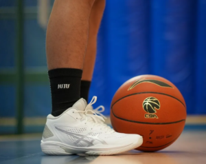 Giay Asics Gelhoop V15 'White' 1063A063-100