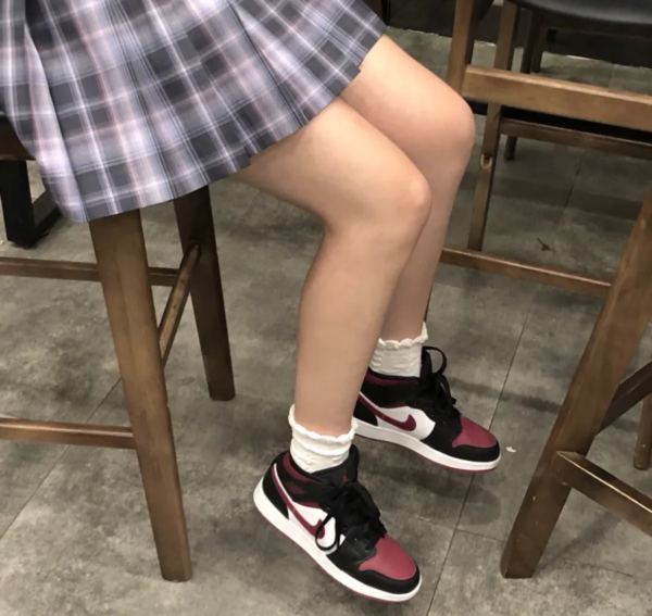 Giày Nike Air Jordan 1 Mid 'Bred Toe' 554725-066 - Ảnh 7