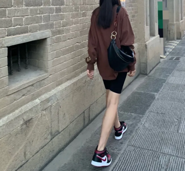Giày Nike Air Jordan 1 Mid 'Bred Toe' 554725-066 - Ảnh 5