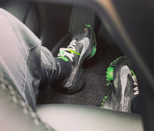 Giay Nike Air Zoom Tempo Next% Flyknit Off-White 'Black' CV0697-001