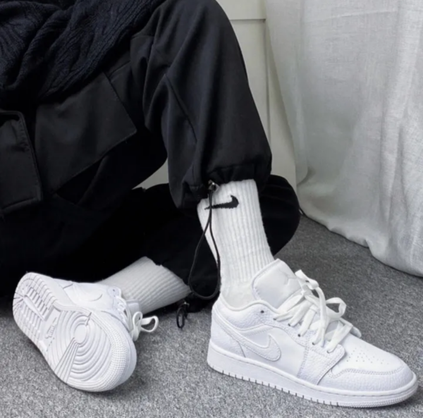 Giày Nike Air Jordan 1 Low 'All White' 553560-130 - Ảnh 9
