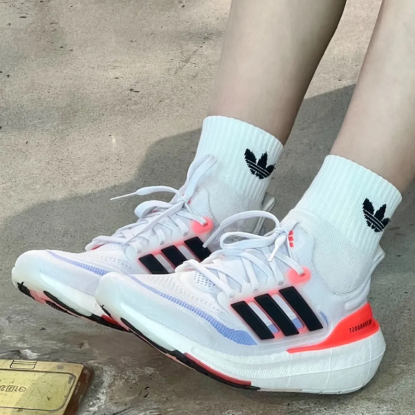 Giay Adidas Ultra Boost Light 'White Black Solar Red' HQ6351