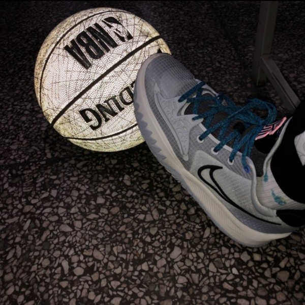 Giày Nike Kyrie 4 Low 'Grey Fog' CW3985-004 - Ảnh 2