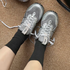 Giay Asics Gel 1090 V2 'Clay Grey Silver' 1203A254-020