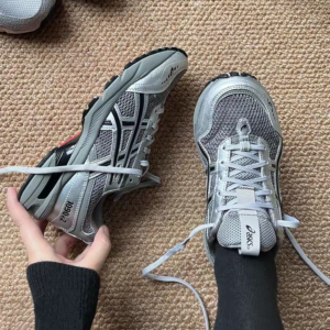 Giay Asics Gel 1090 V2 'Clay Grey Silver' 1203A254-020