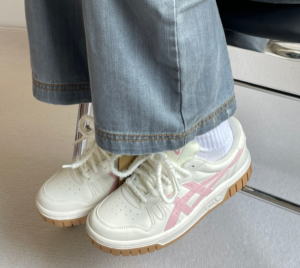 Giay Asics Court 'Pink White' 1204A126-100