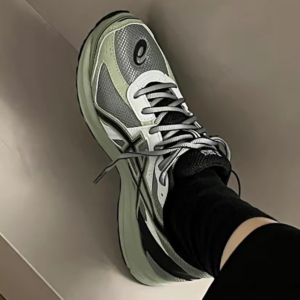 Giay Asics Jog 100S 2E Wide 'Sheet Rock Black' 1201A715-020