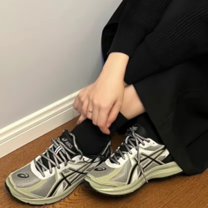 Giay Asics Jog 100S 2E Wide 'Sheet Rock Black' 1201A715-020