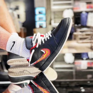 Giay Nike Air Jordan 1 Low SE 'Just Skate Black' FJ7073-010