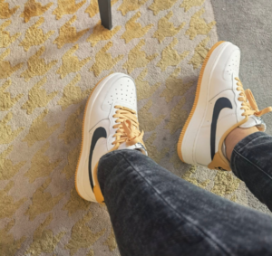 Giay Nike Air Force 1 Low 'Sail Gold' FD9063-101