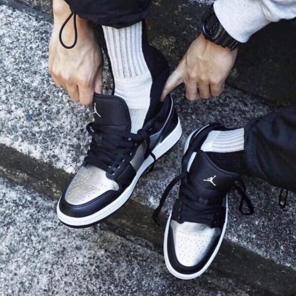 Giày Nike Air Jordan 1 Low SE Black Metallic Silver DA5551-001 - Ảnh 2