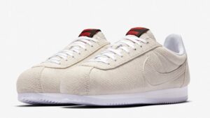 Alternative view of Giày Nike Classic Cortez Stranger Things Sail Upside Down Pack CJ6107-100