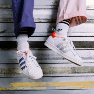 Alternative view of Giày Adidas Superstar 'Girls Are Awesome' FW8087