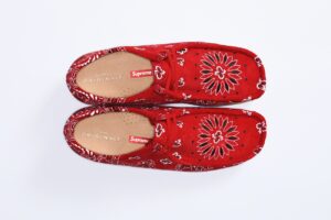Giay Clarks x Supreme Wallabee Bandana 'Red' 261-42399