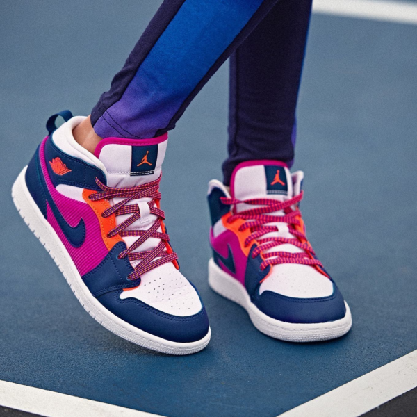 Giày Nike Air Jordan 1 Mid GS 'Fire Pink' 555112-602 - Ảnh 2