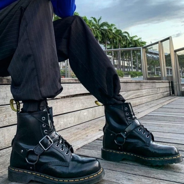 Giày Dr. Martens 1460 Black Harness Leather Lace Up Boots 25163001 - Ảnh 2