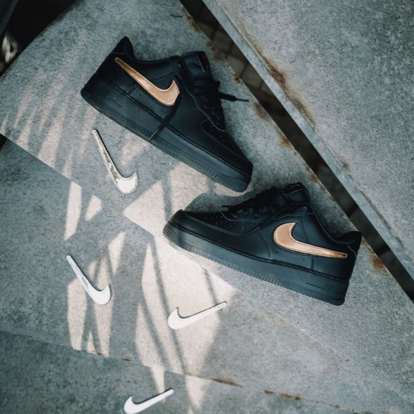 Giày Nike Air Force 1 Black Metallic Gold Removable Swoosh Pack AR7446-001 - Ảnh 4