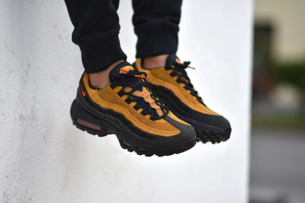Giày Nike Air Max 95 Essential Cosmic Clay AT9865-014 - Ảnh 4