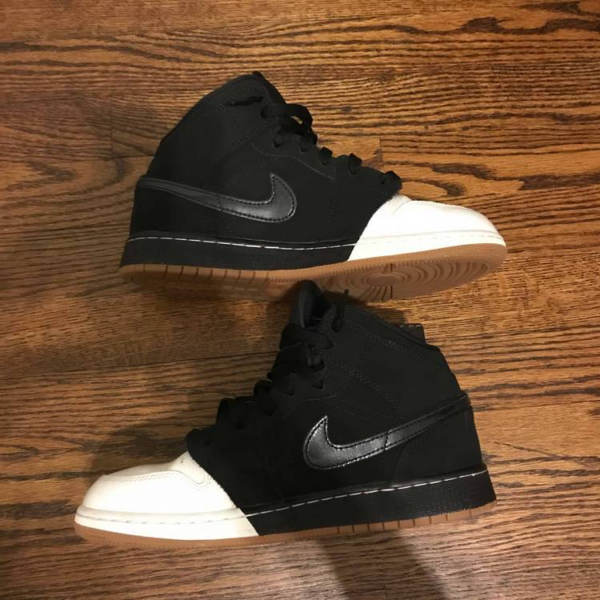 Giày Nike Air Jordan 1 Retro Mid GS 'Gold And Gum' 555112-021 - Ảnh 2