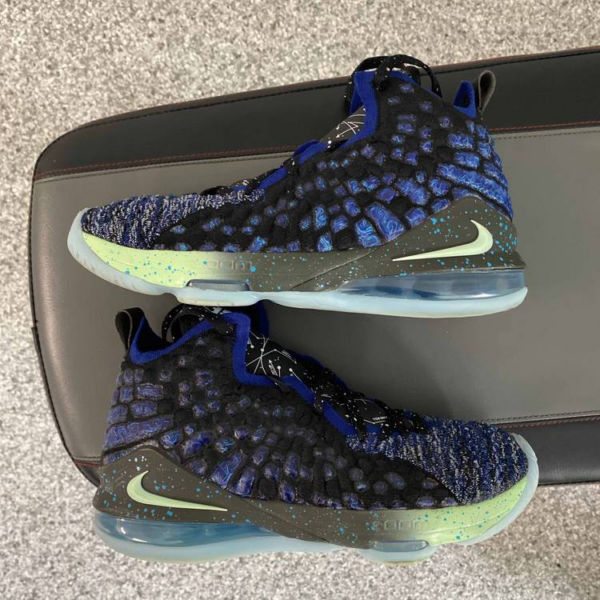 Giày Nike LeBron 17 GS 'Constellations' BQ5594-407 - Ảnh 2