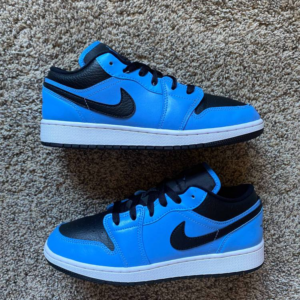 Alternative view of Giày Nike Air Jordan 1 Low GS 'University Blue Black' 553560-403