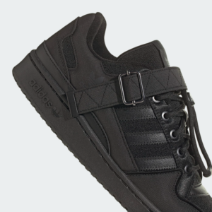 Giay Adidas Forum Low 'Black' IG7596
