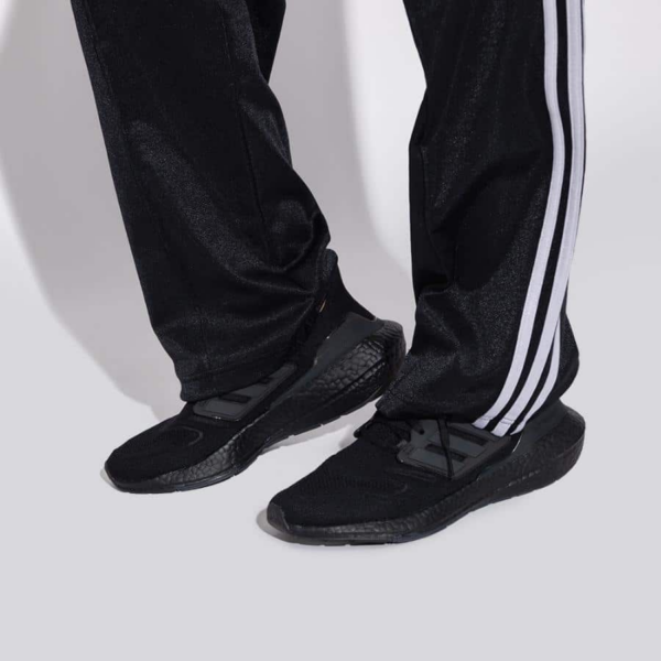 Giay Adidas Ultraboost 22 'Triple Black' GX5587