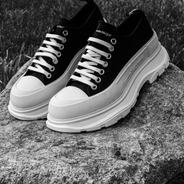 Giày Alexander McQueen Tread Slick 'Black White' 611705-W4L32-1070 - Ảnh 3