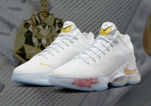 Giay Nike x Titan LeBron 19 Low 'Beyond The Seas' DV3334-100