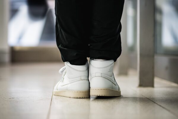 Giày Nike Air Jordan 1 High Premium 'Pure Platinum' AA3993-030 - Ảnh 3