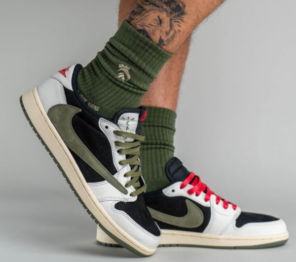 Giay Nike Air Jordan 1 x Travis Scott Retro Low OG SP 'Olive' DZ4137-106