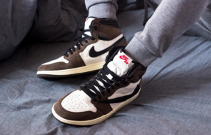 Alternative view of Giày Nike Travis Scott x Air Jordan 1 Retro High OG 'Mocha' CD4487-100