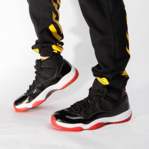 Alternative view of Giày Nike Air Jordan 11 Retro 'Bred' 2012 378037-010