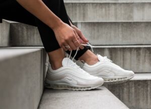 Alternative view of Giày Nike Air Max 97 Summit 'White' AQ8760-100